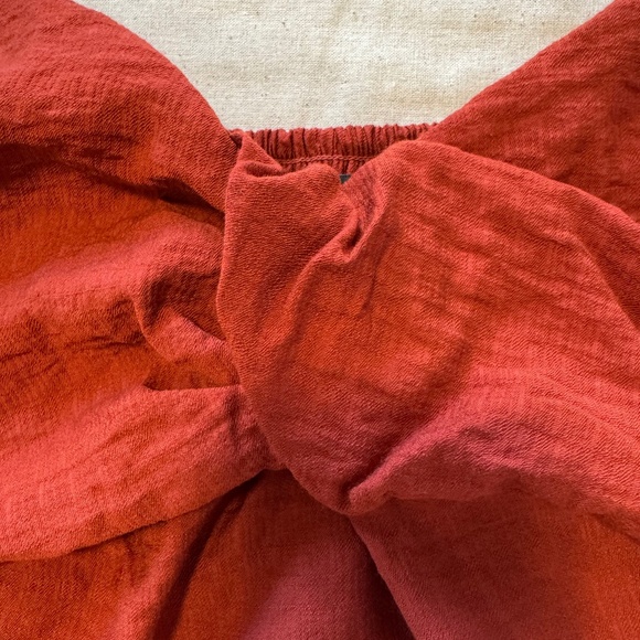 Twist-Front Tank - Picture 4 of 8